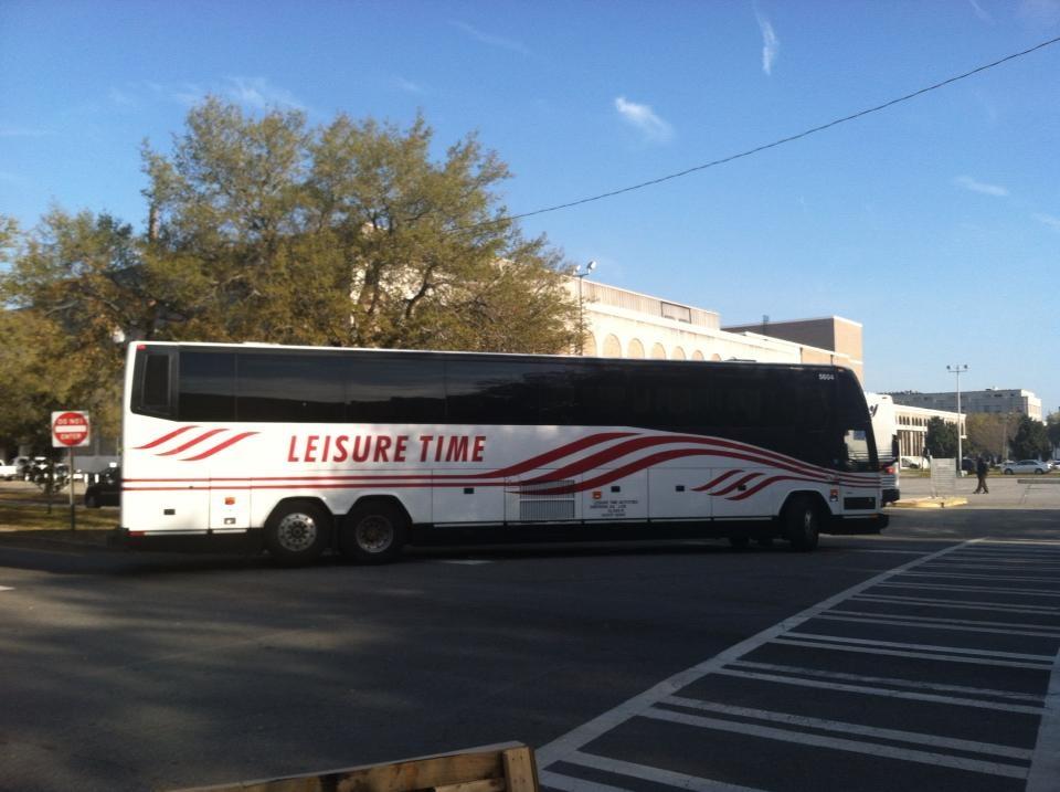 Bus in front of Booth Museum in Cartersville GA